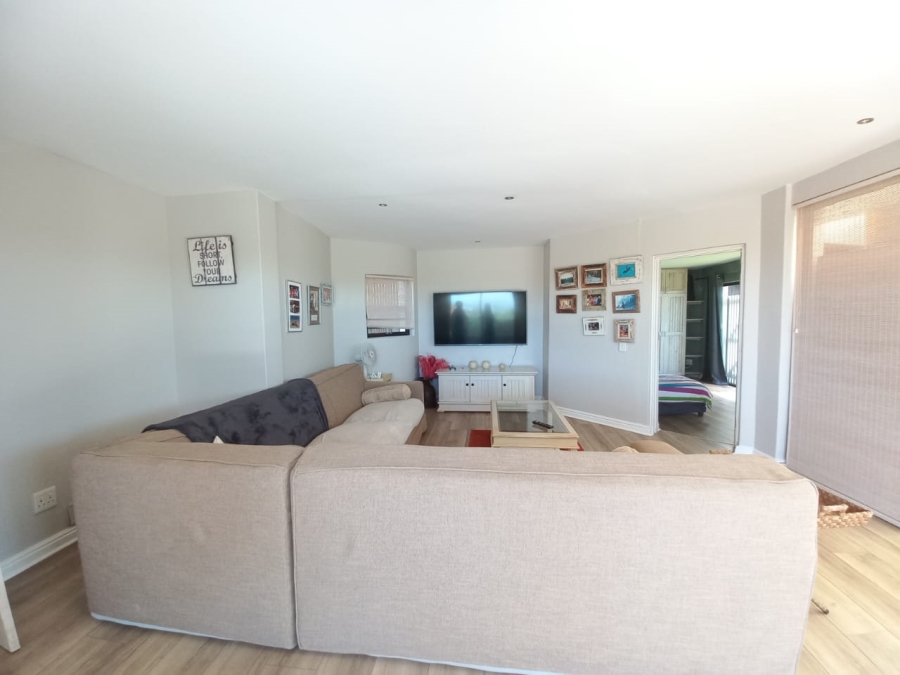 To Let 4 Bedroom Property for Rent in St Francis Bay Village Eastern Cape